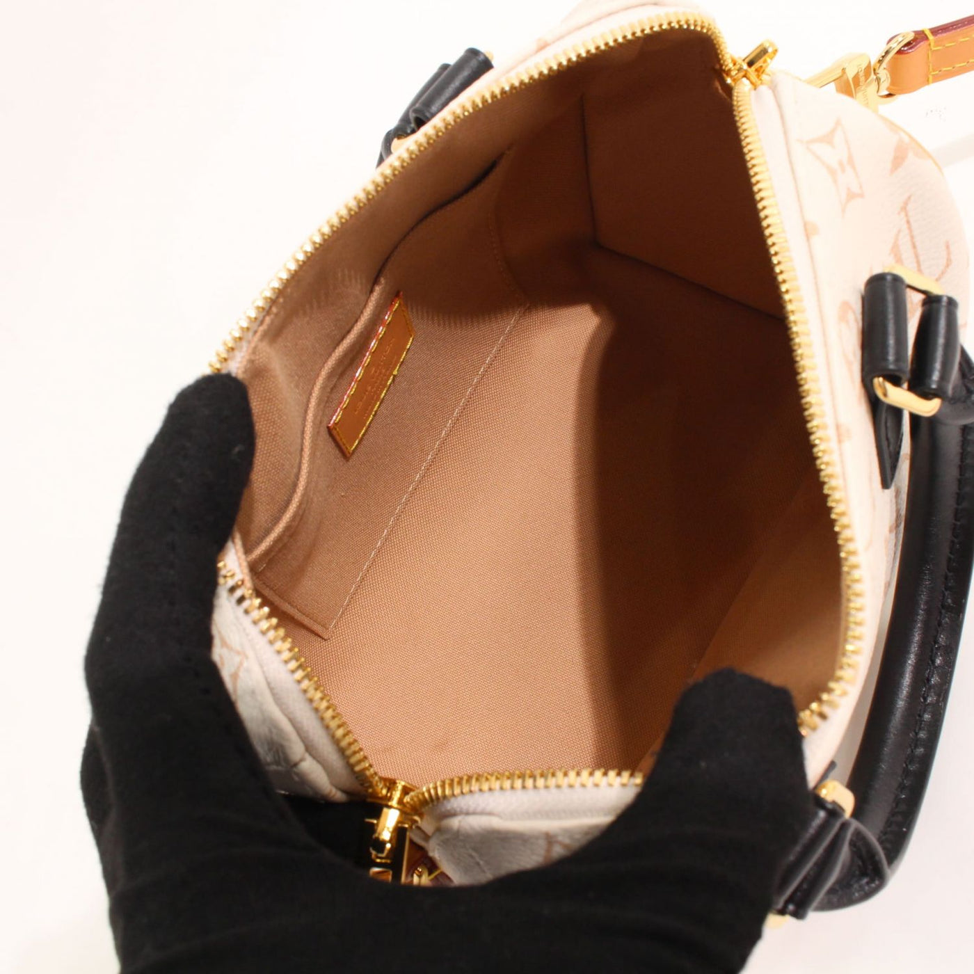 中古】 LOUIS VUITTON ルイ・ヴィトン M46906 スピーディバンドリエール20 モノグラムデュンヌ 2024クルーズ ハン –  Watch Shop Bambi