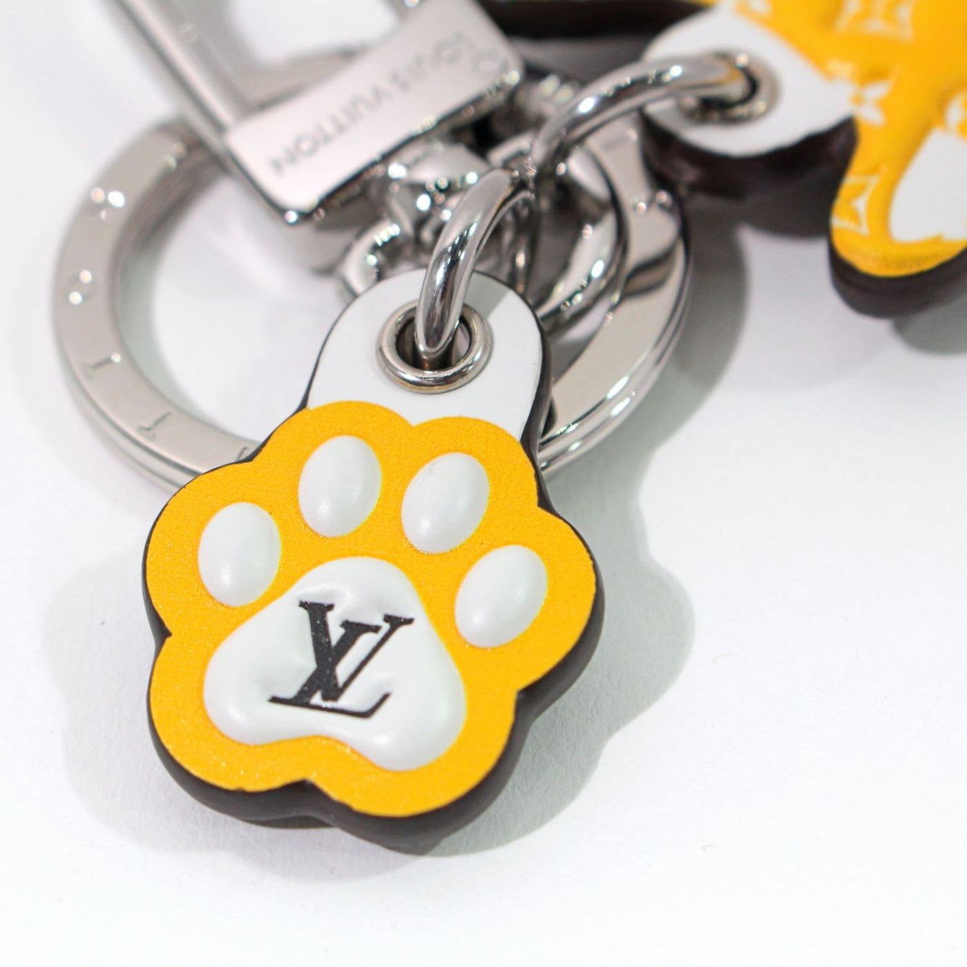 【中古】 LOUIS VUITTON ルイ・ヴィトン キーホルダー ポルトクレ M01199 LV シバ ミンクファー キーホルダー 柴犬 –  Watch Shop Bambi