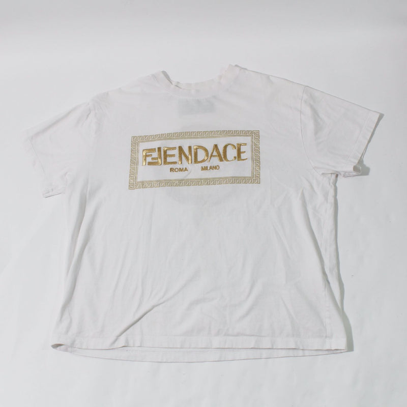 【中古】 FENDACE  フェンダーチェ  Tシャツ・カットソー   FENDACE フェンダーチェ FENDI × VERSACE　ロゴT シャツ　ホワイト 1271