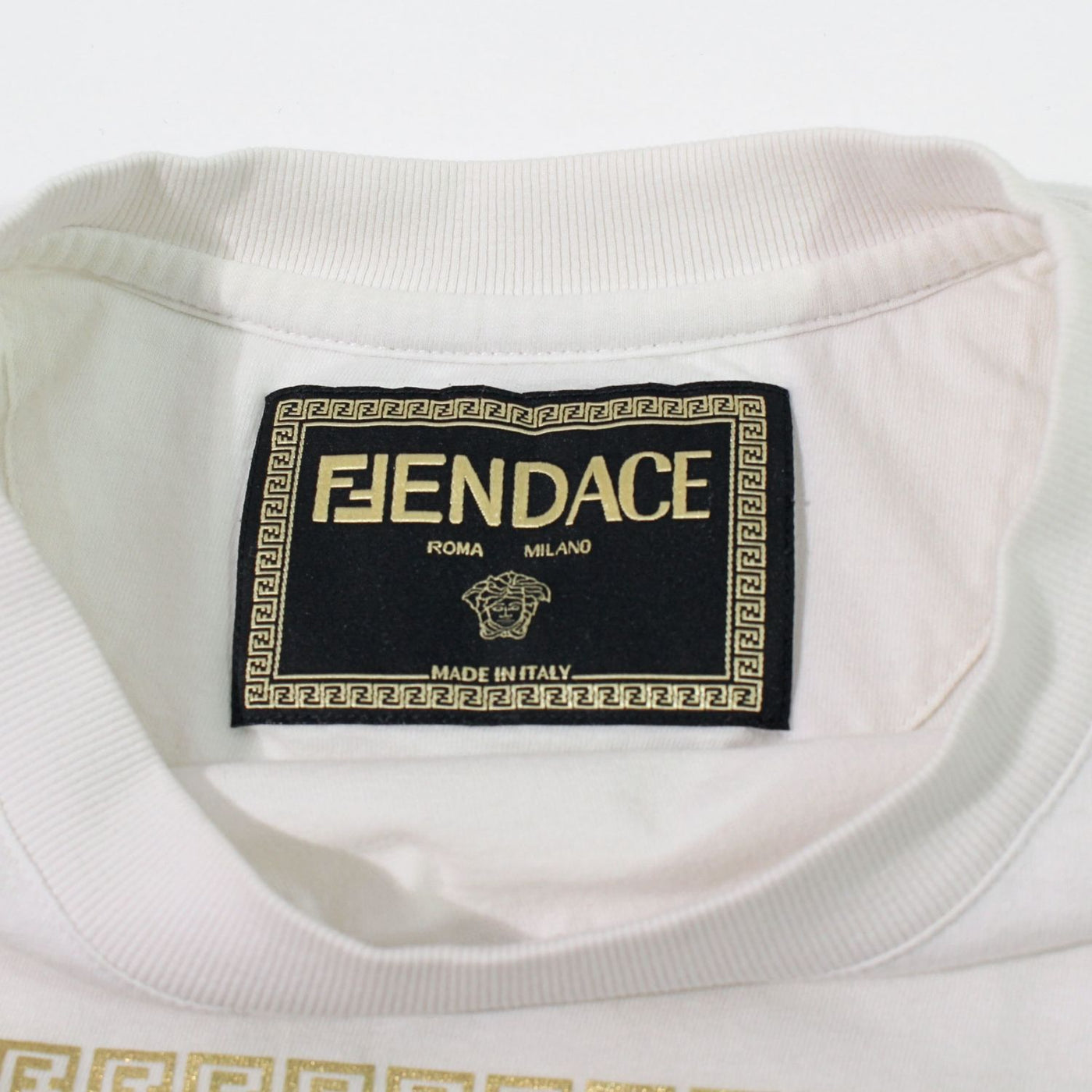 中古】 FENDACE フェンダーチェ Tシャツ・カットソー FENDACE フェンダーチェ FENDI × VERSACE ロゴT シャ –  Watch Shop Bambi