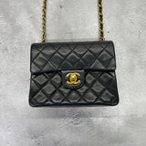 【中古】 CHANEL シャネル   ミニマトラッセ 　ラムスキン　 ショルダーバッグ　レディース  301