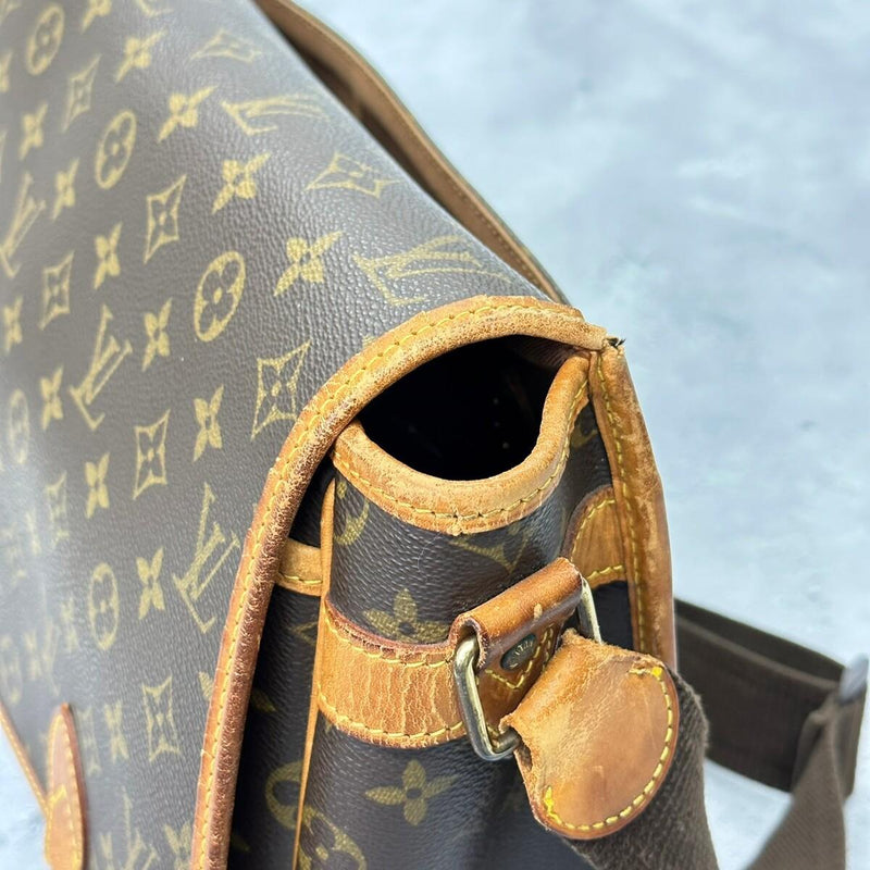 [Pre-owned] LOUIS VUITTON Louis Vuitton shoulder bag, messenger bag M42249 Monogram Givesières GM Sjödlbadg 311 EF