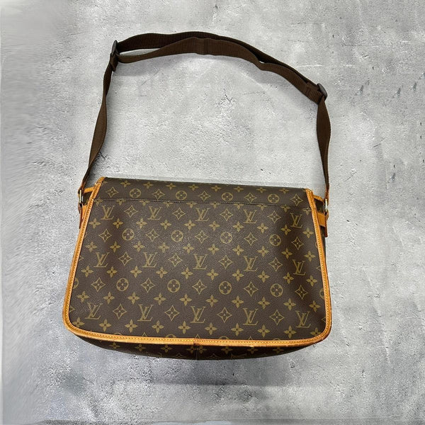 【中古】 LOUIS VUITTON ルイ・ヴィトン  ショルダーバッグ・メッセンジャーバッグ   M42249 モノグラム ジベシエールGM シヨルダーバッグ 311