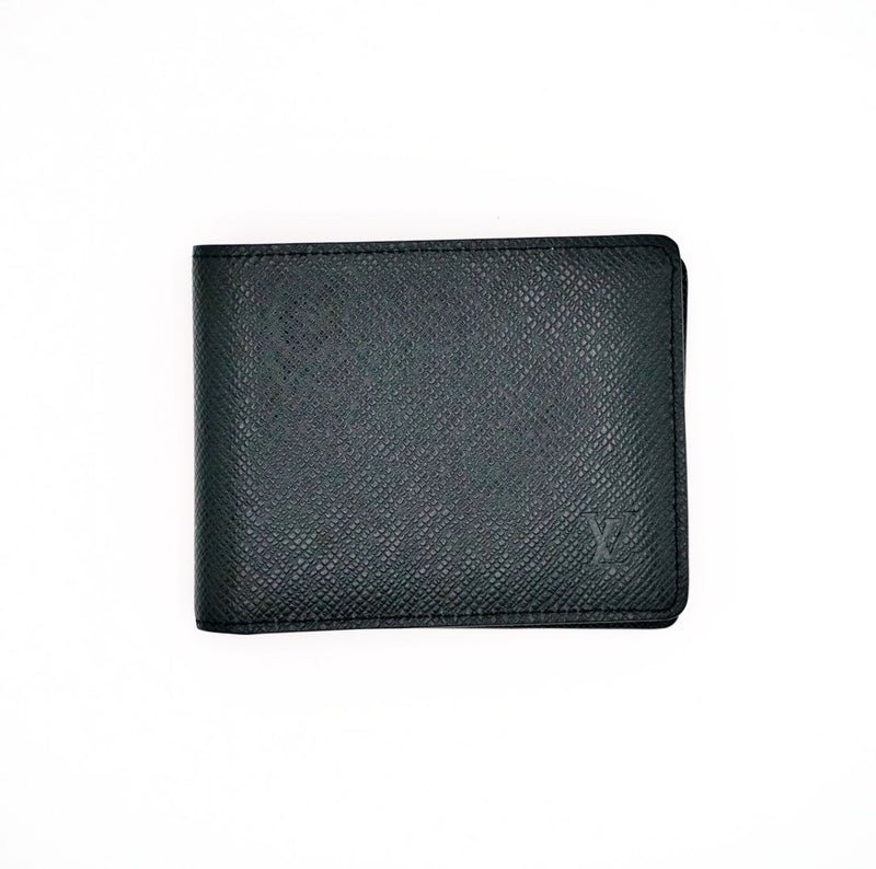 LOUIS VUITTON Z.Wallet V.Taiga Noirコンパクトで機能的なデザイン
